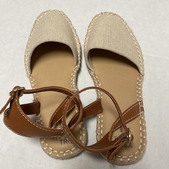 Time and tru memory foam beige espadrilles - Picture 3 of 16